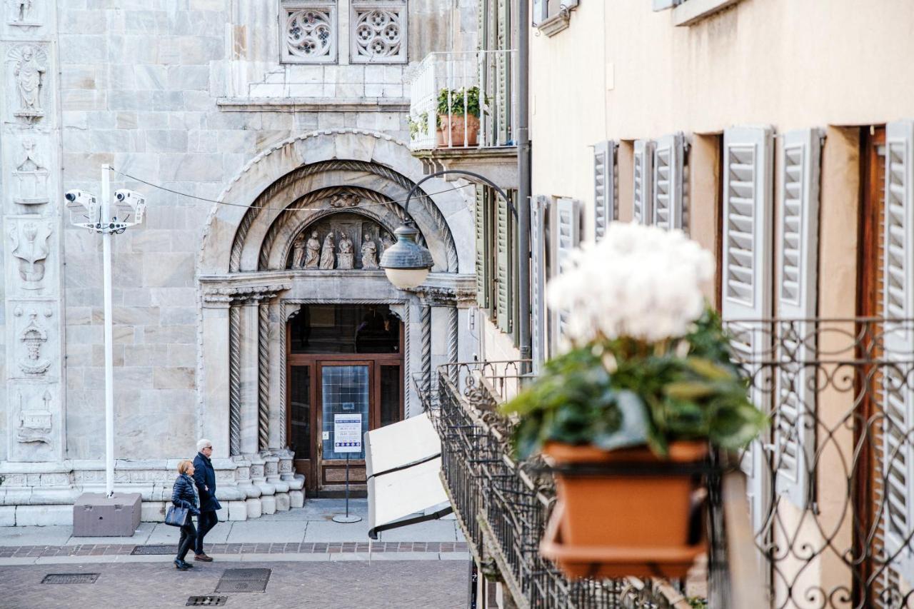 La Finestra Sul Duomo - The House Of Travelers Apartamento Como Exterior foto