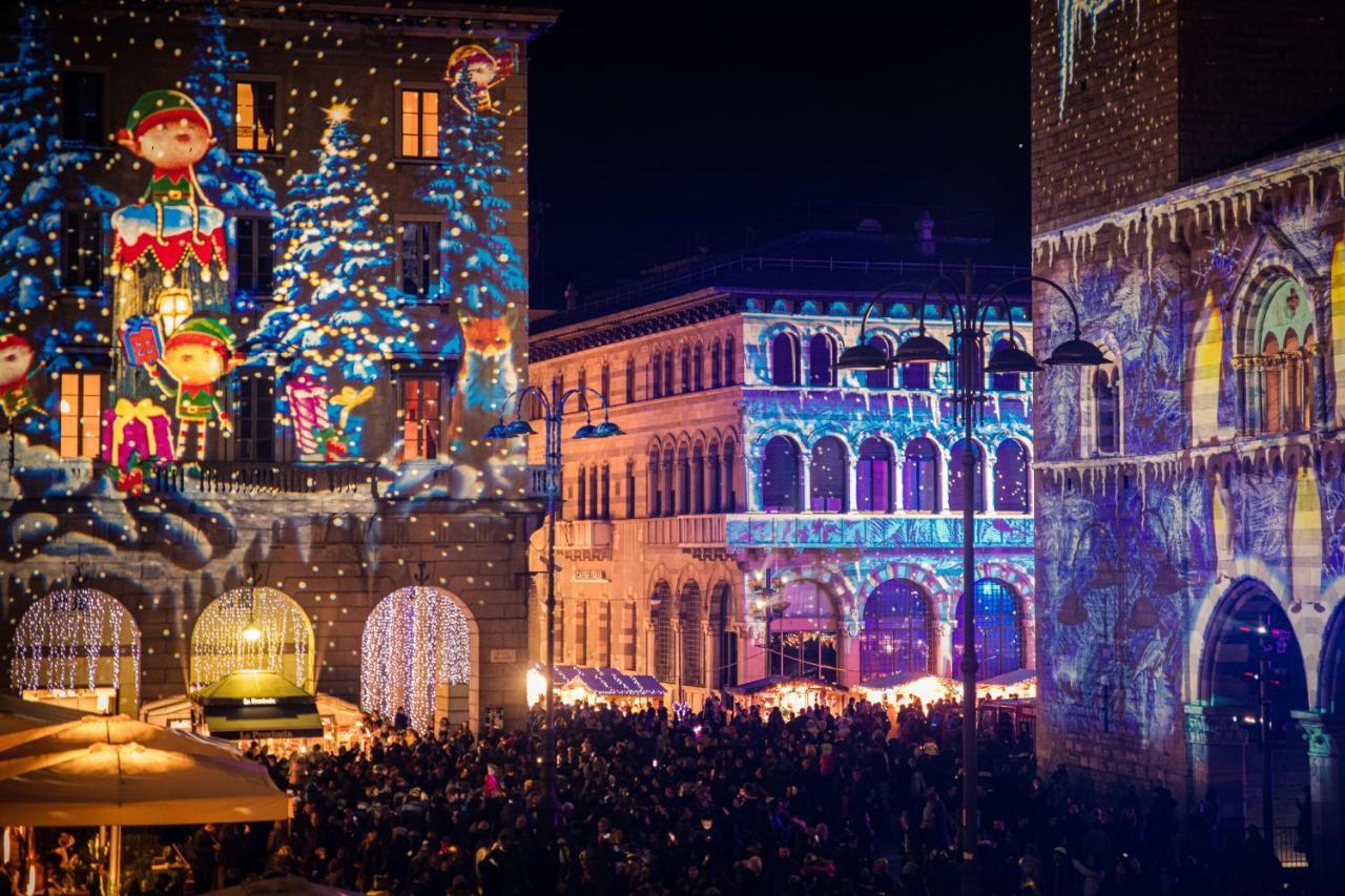 La Finestra Sul Duomo - The House Of Travelers Apartamento Como Exterior foto