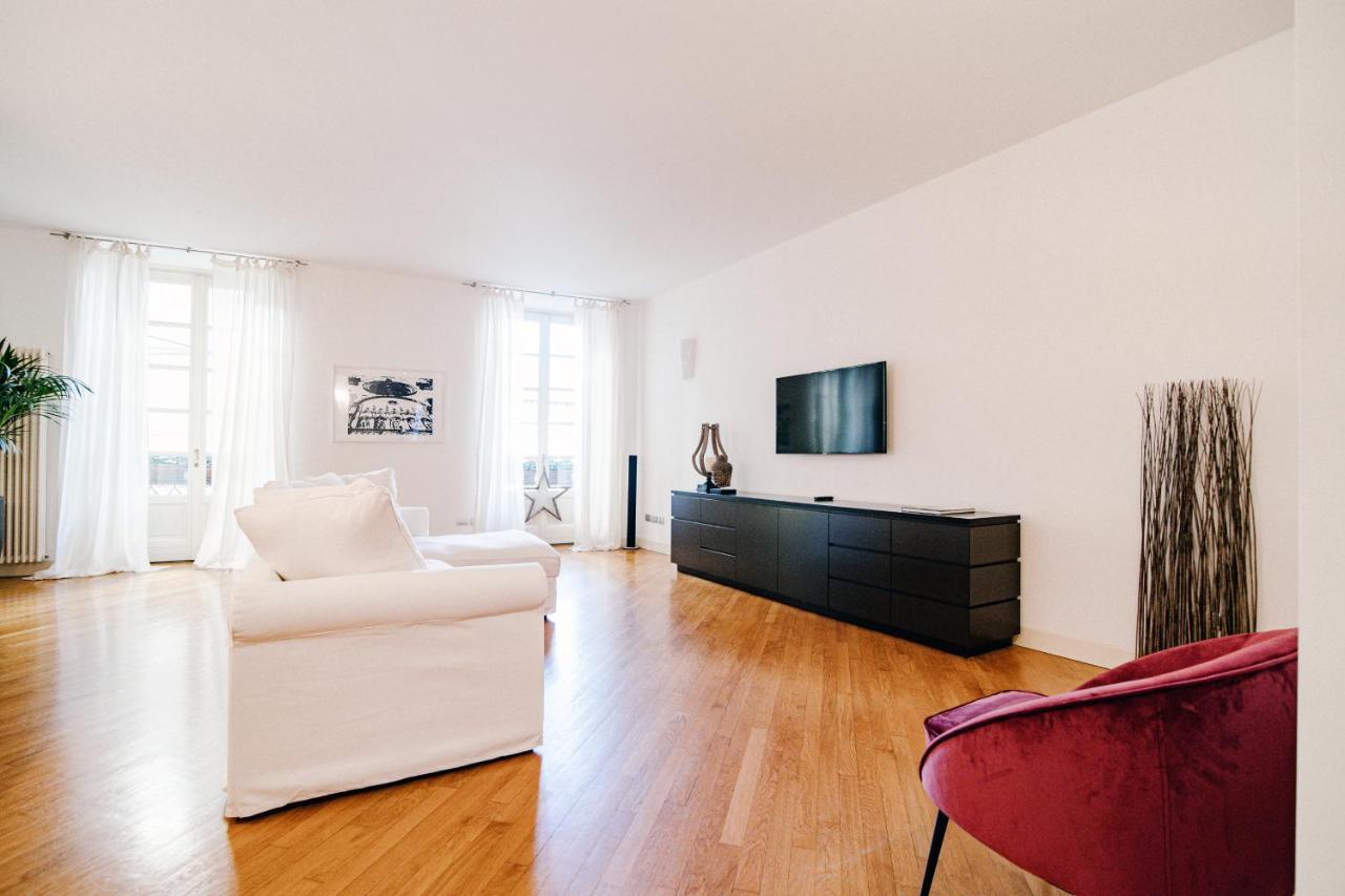 La Finestra Sul Duomo - The House Of Travelers Apartamento Como Exterior foto