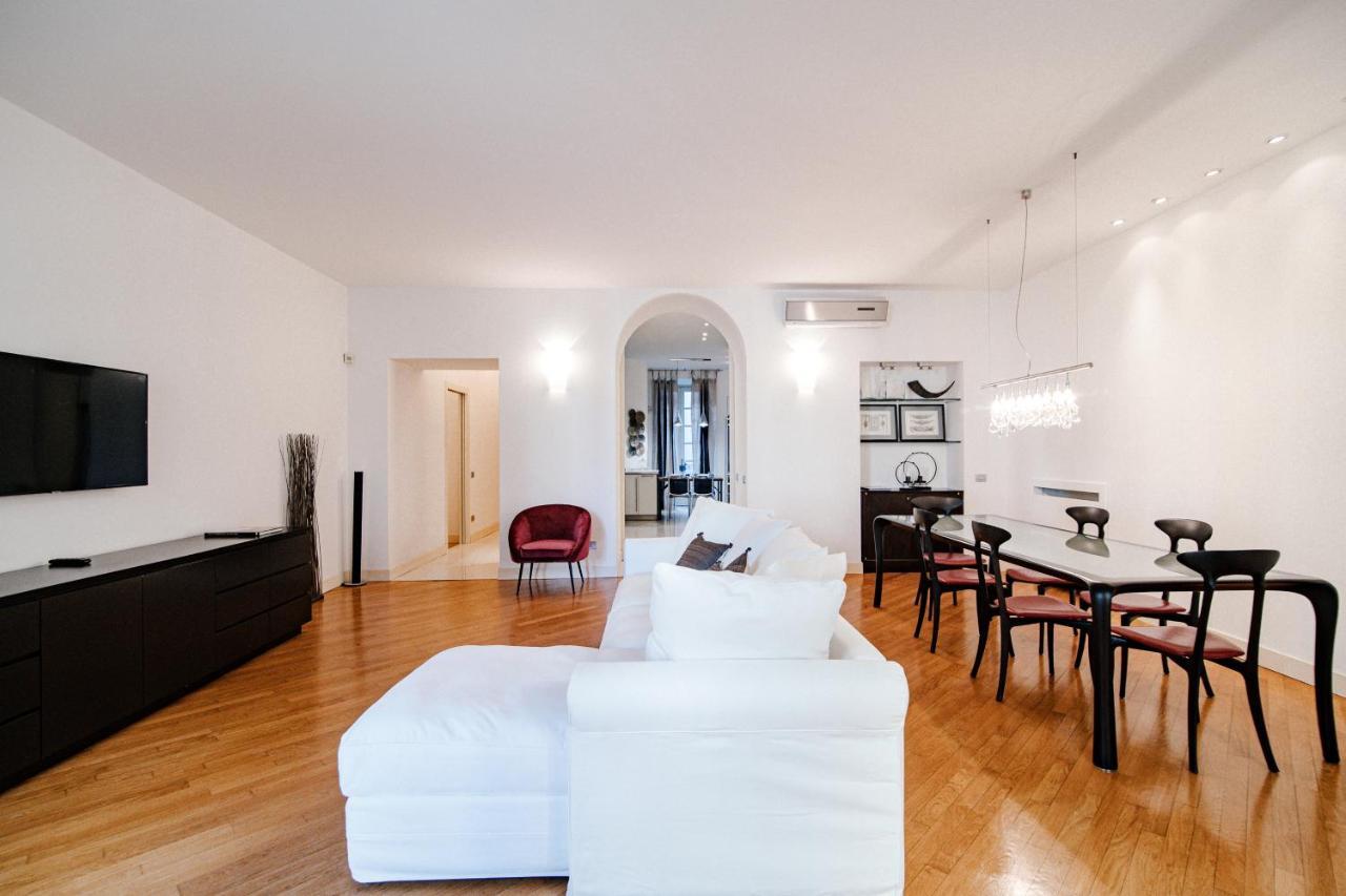 La Finestra Sul Duomo - The House Of Travelers Apartamento Como Exterior foto